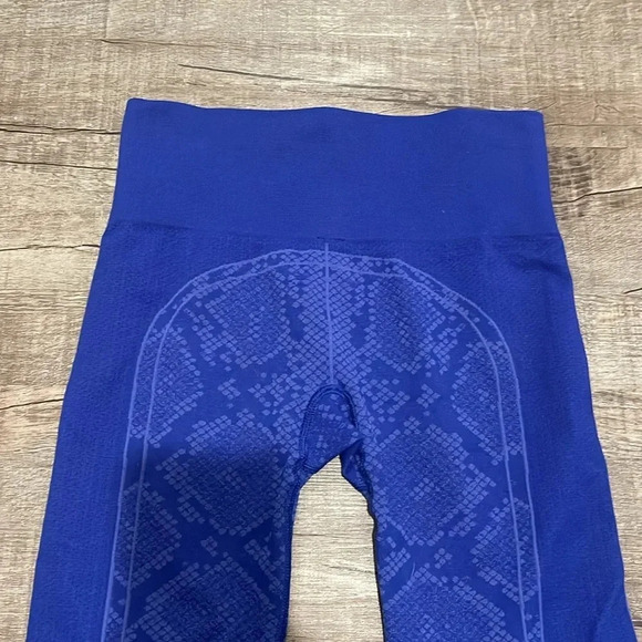 Lululemon - Ebb To Street Pant - Heathered Sapphire Blue - Size S/M - Picture 8 of 11